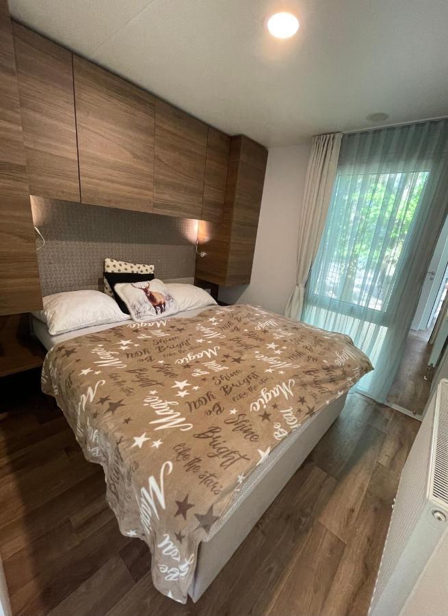 Chalet Het Edelhert Zutendaal Dış mekan fotoğraf
